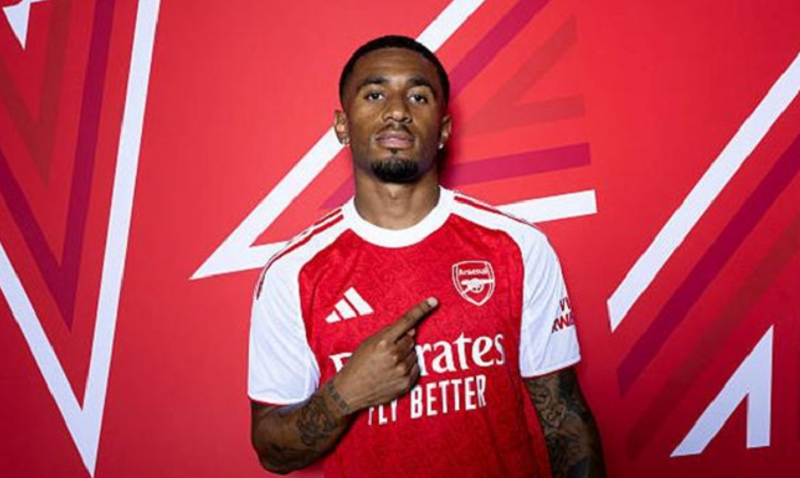 roi-arsenal-duoi-dang-cho-muon-reiss-nelson-hua-hen-giup-brentford-khoi-sac