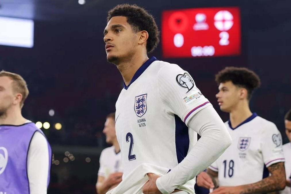 Jarell Quansah có lần đầu tiên ra sân cho tuyển Anh