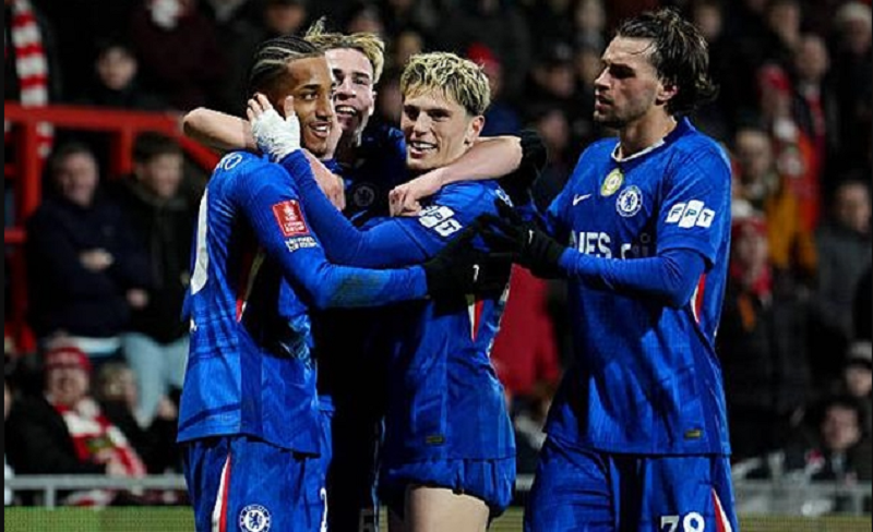 HLV Chelsea thừa nhận đội nhà gặp may sau trận thắng Wrexham