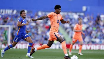 Getafe vs Barcelona (21:15 – 25/04) | Xem lại trận đấu